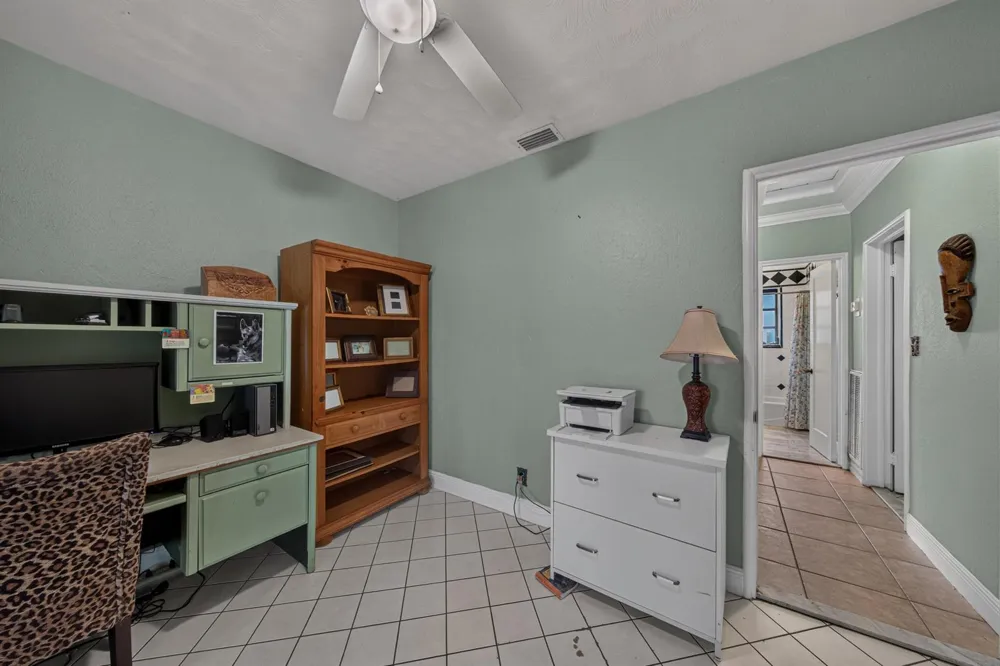 1712 NE 16th Avenue Fort Lauderdale, FL 33305