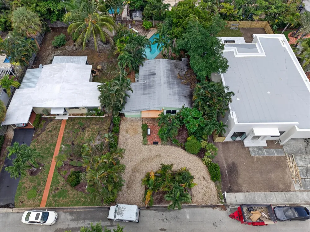1712 NE 16th Avenue Fort Lauderdale, FL 33305