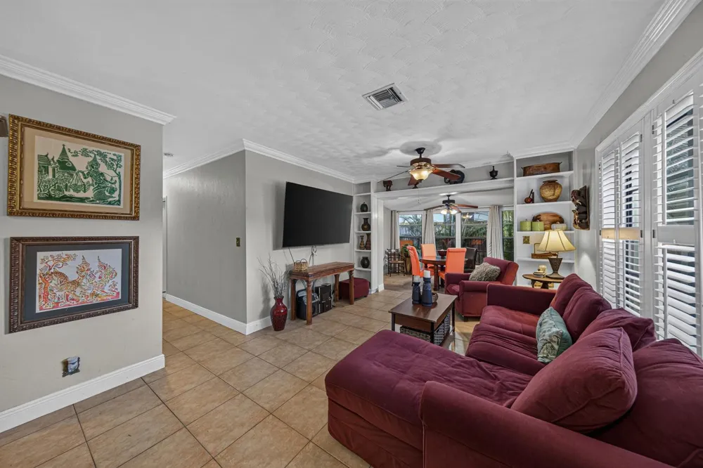 1712 NE 16th Avenue Fort Lauderdale, FL 33305
