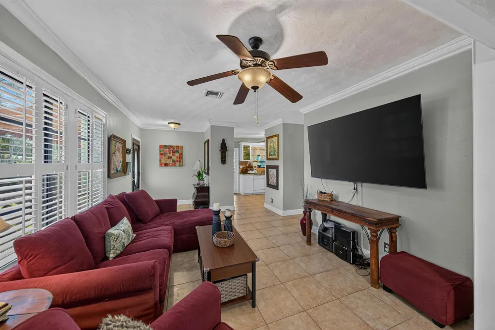 1712 NE 16th Avenue Fort Lauderdale, FL 33305