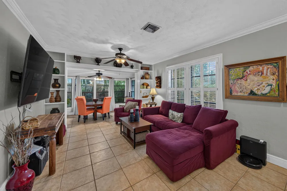 1712 NE 16th Avenue Fort Lauderdale, FL 33305