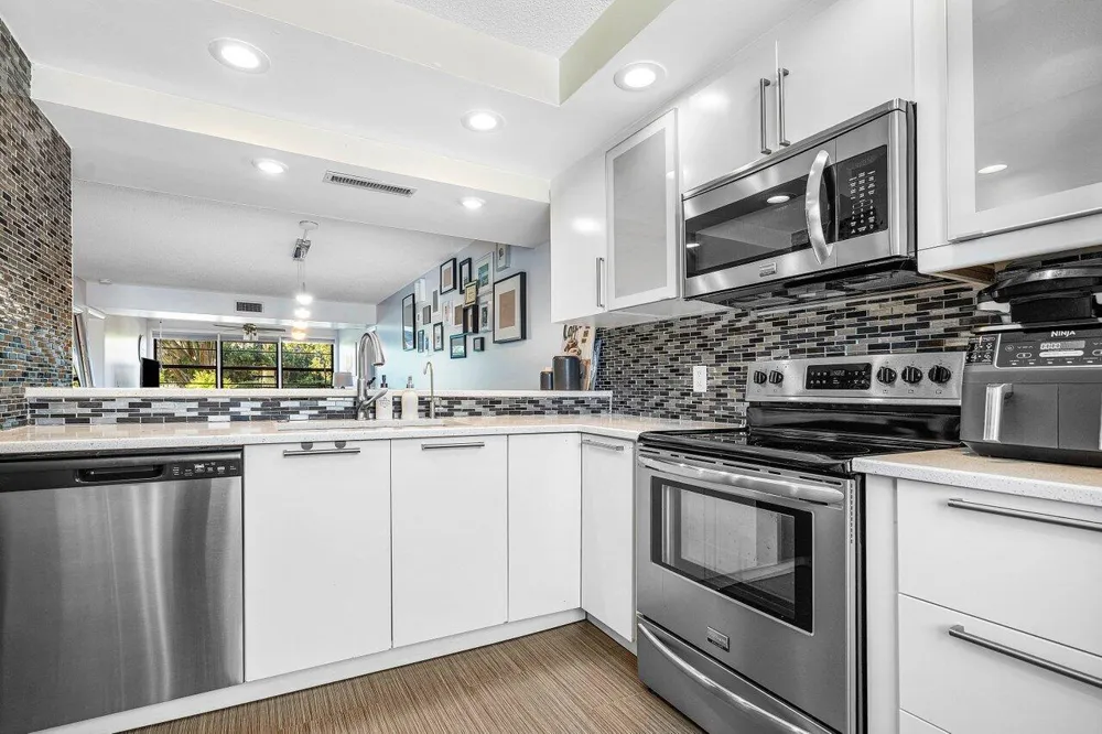6121 Balboa Circle #103 Boca Raton, FL 33433