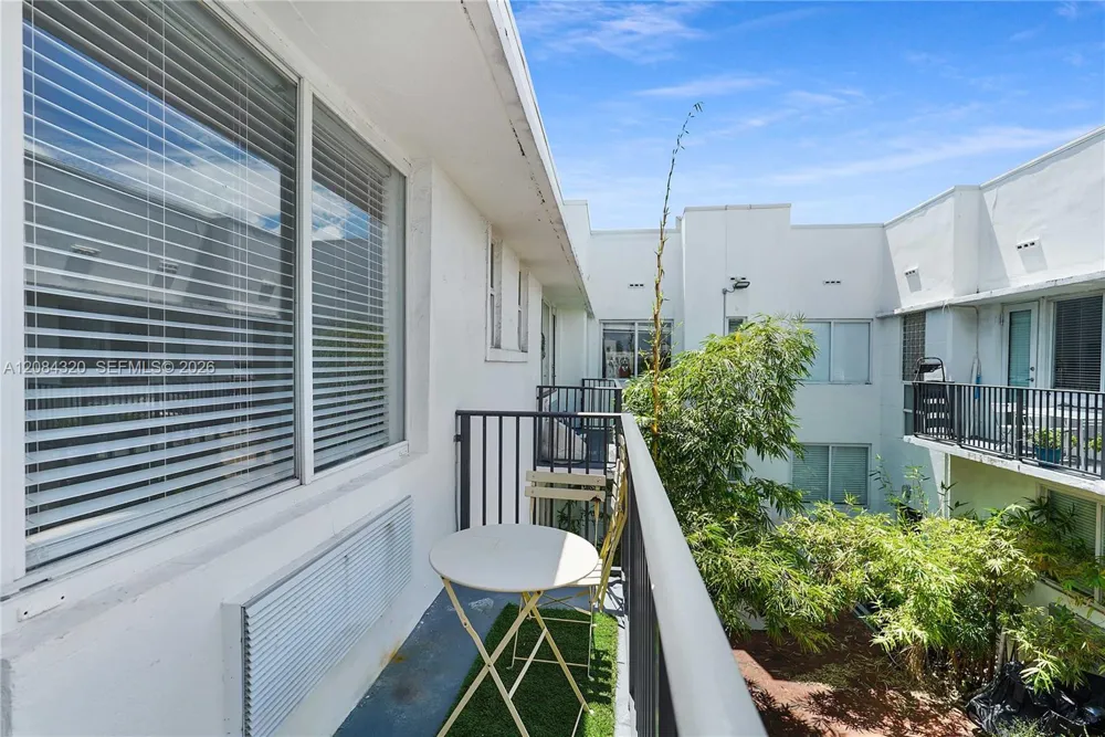 320 80th St #14 Miami Beach, FL 33141