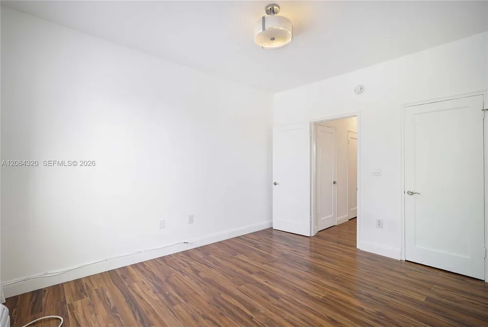 320 80th St #14 Miami Beach, FL 33141
