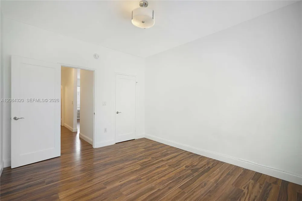 320 80th St #14 Miami Beach, FL 33141
