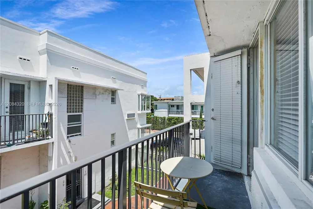 320 80th St #14 Miami Beach, FL 33141