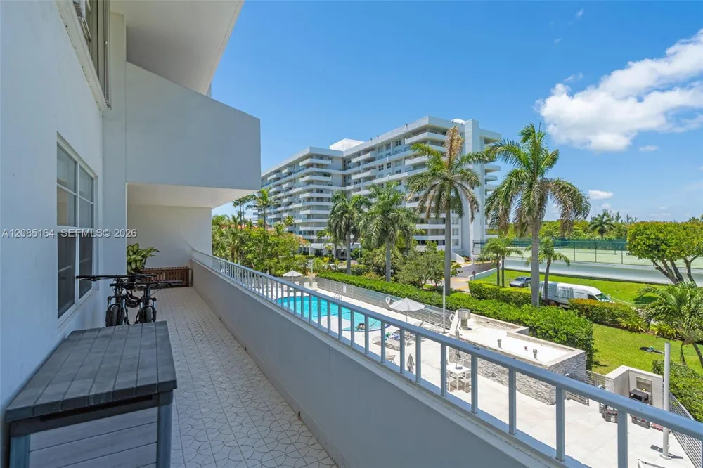 199 Ocean Lane Dr #310 Key Biscayne, FL 33149