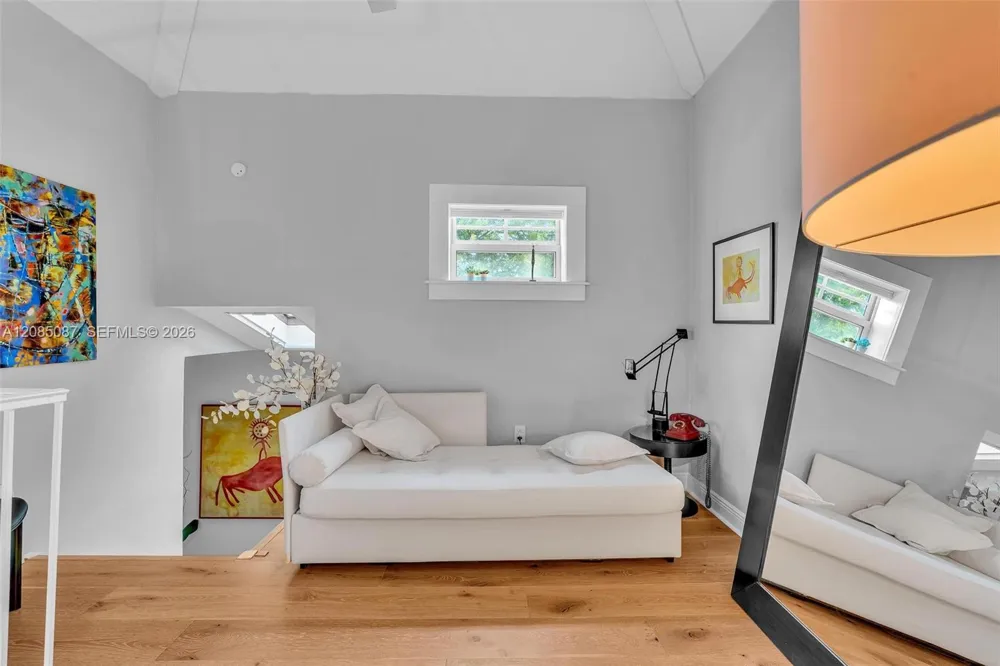 536 14th St #307 Miami Beach, FL 33139