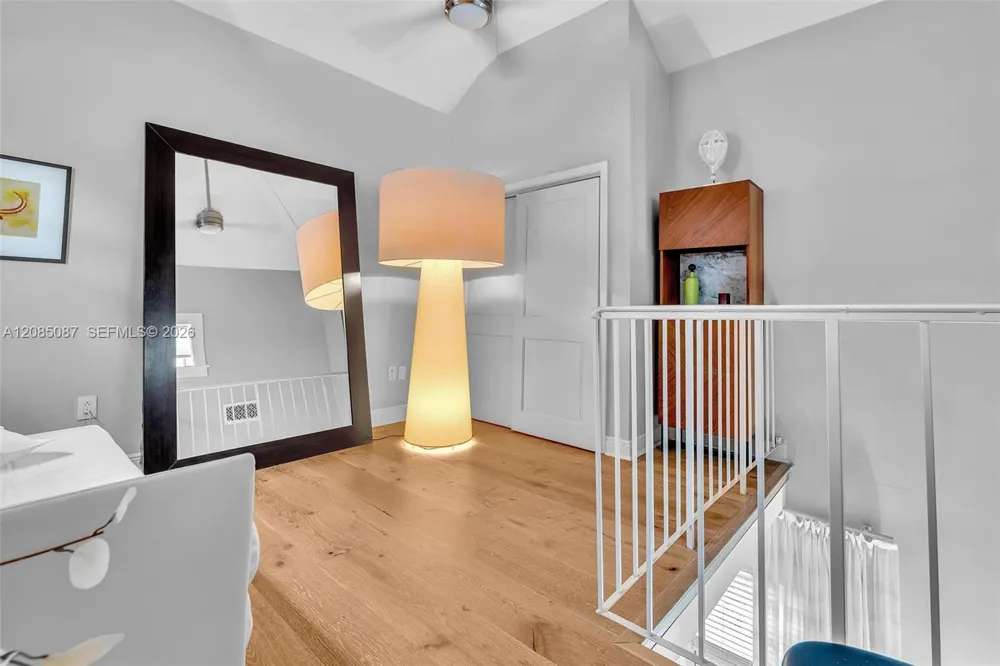 536 14th St #307 Miami Beach, FL 33139