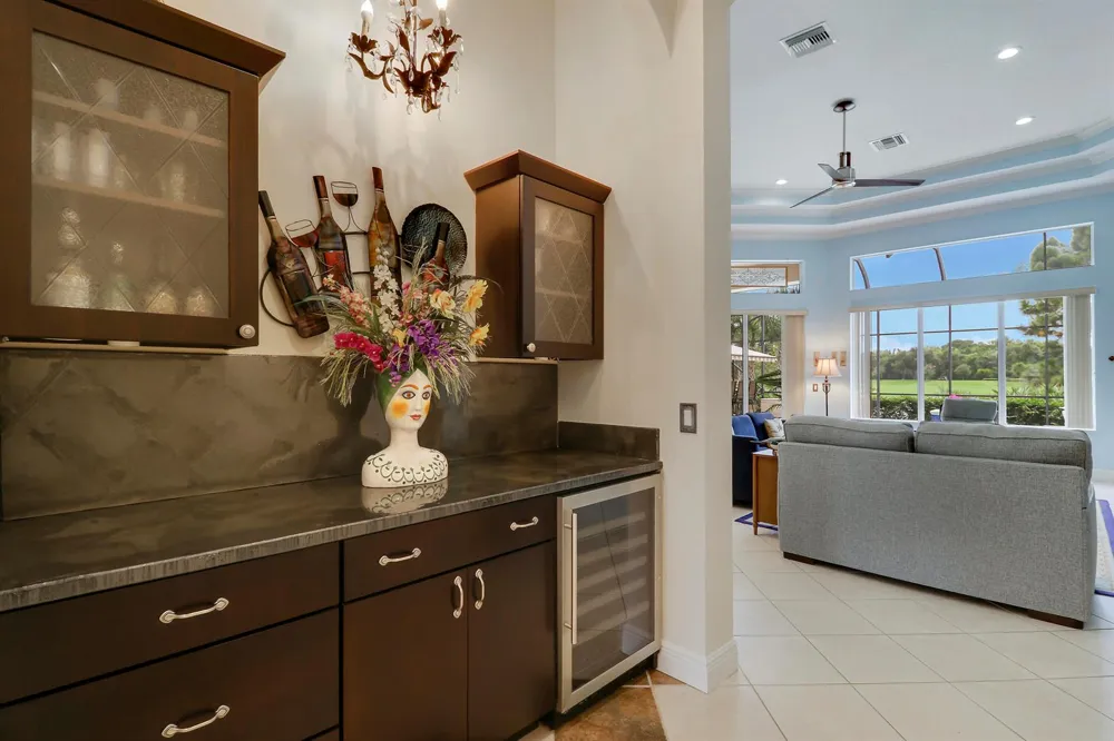 8618 Tompson Point Road Port St. Lucie, FL 34986