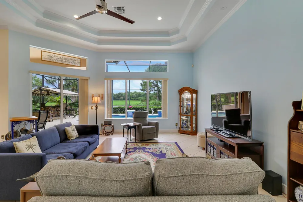 8618 Tompson Point Road Port St. Lucie, FL 34986