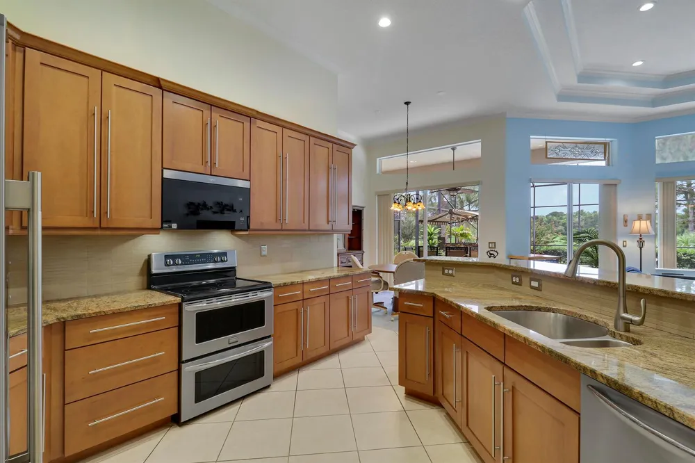 8618 Tompson Point Road Port St. Lucie, FL 34986
