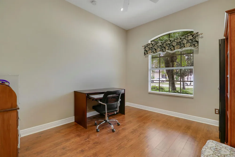 8618 Tompson Point Road Port St. Lucie, FL 34986