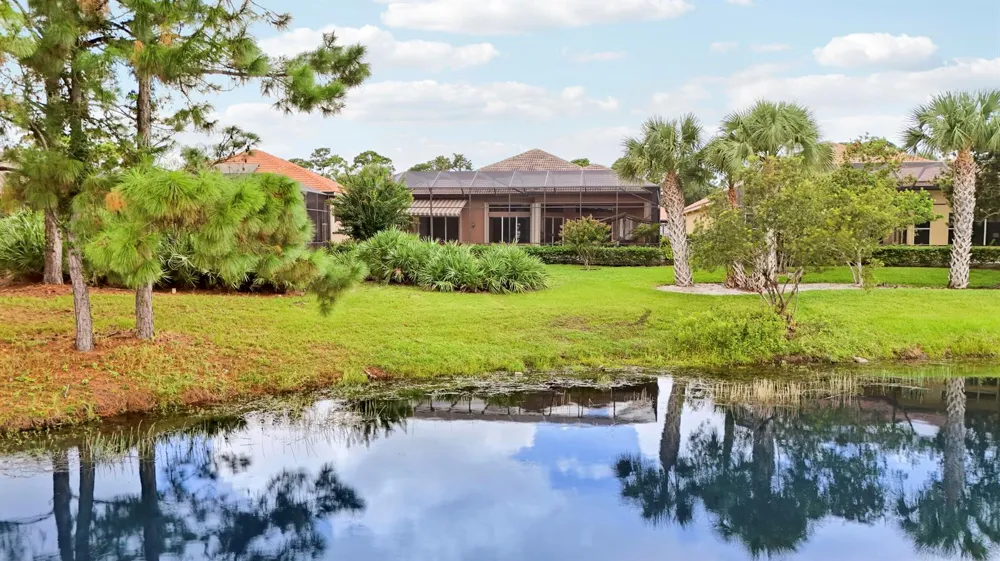 8618 Tompson Point Road Port St. Lucie, FL 34986