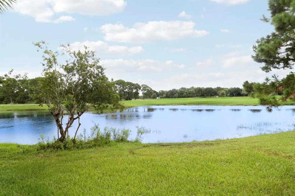 8618 Tompson Point Road Port St. Lucie, FL 34986