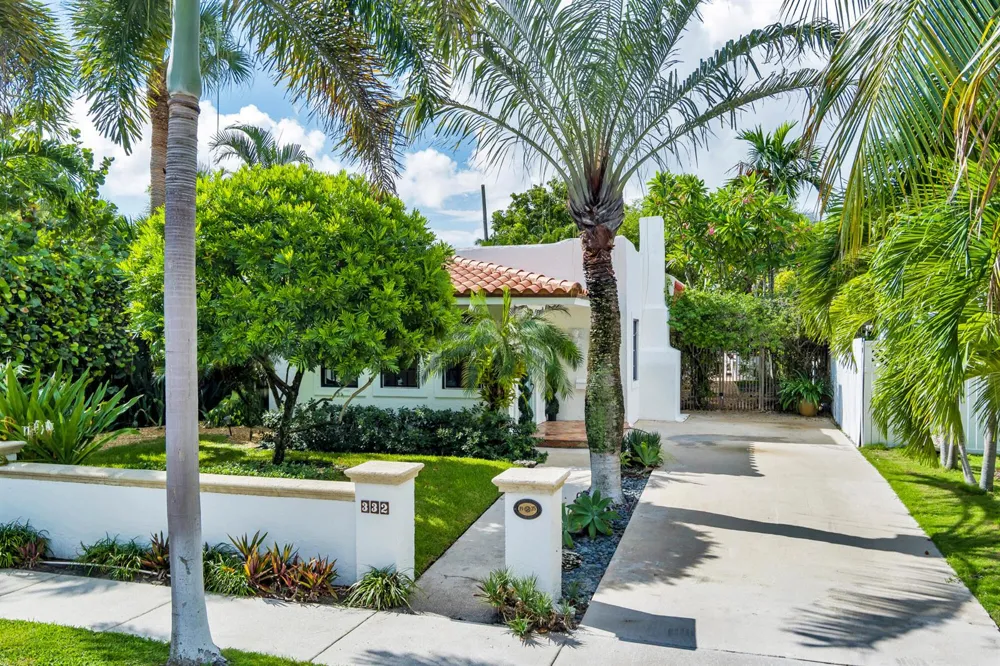 332 PILGRIM ROAD West Palm Beach, FL 33405