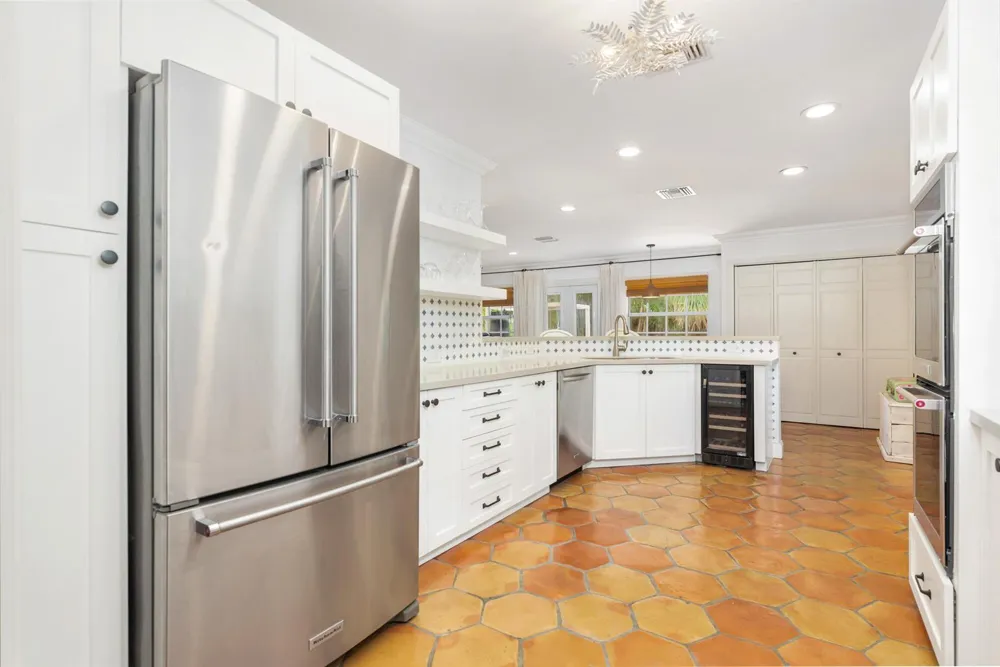 332 PILGRIM ROAD West Palm Beach, FL 33405