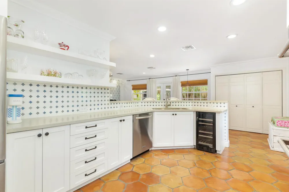 332 PILGRIM ROAD West Palm Beach, FL 33405