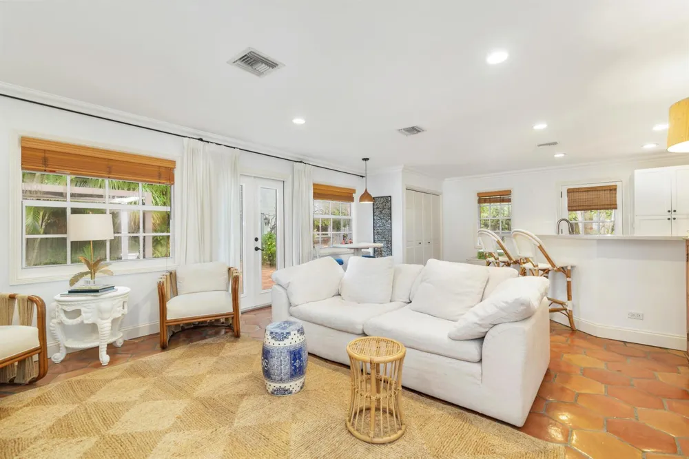 332 PILGRIM ROAD West Palm Beach, FL 33405