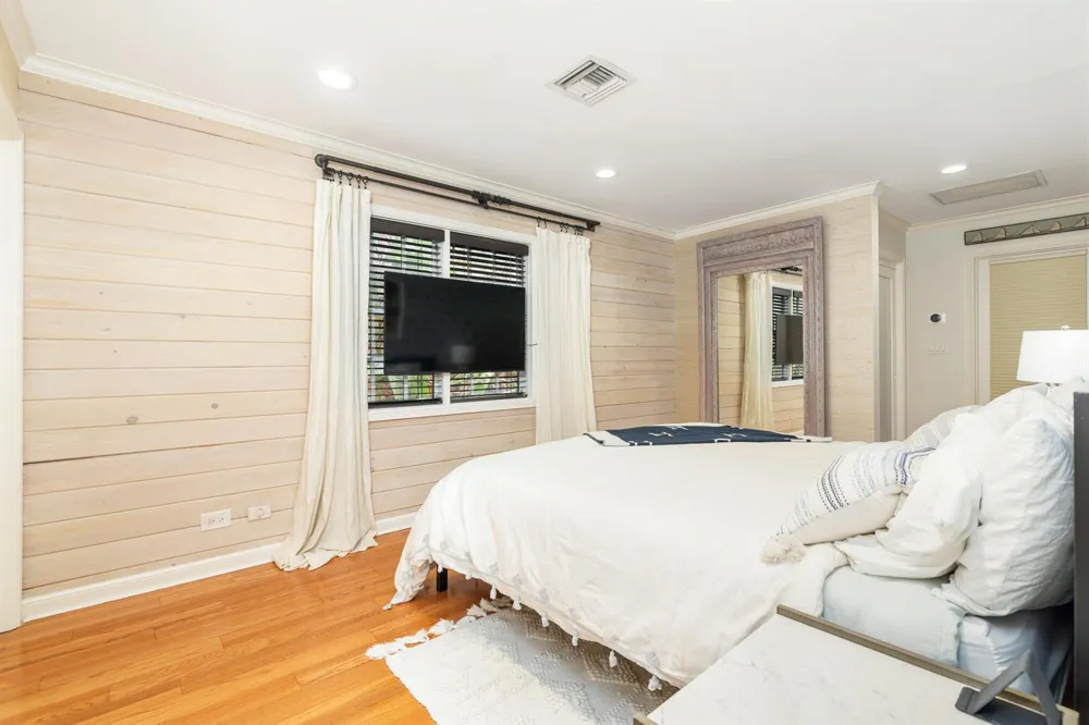 332 PILGRIM ROAD West Palm Beach, FL 33405