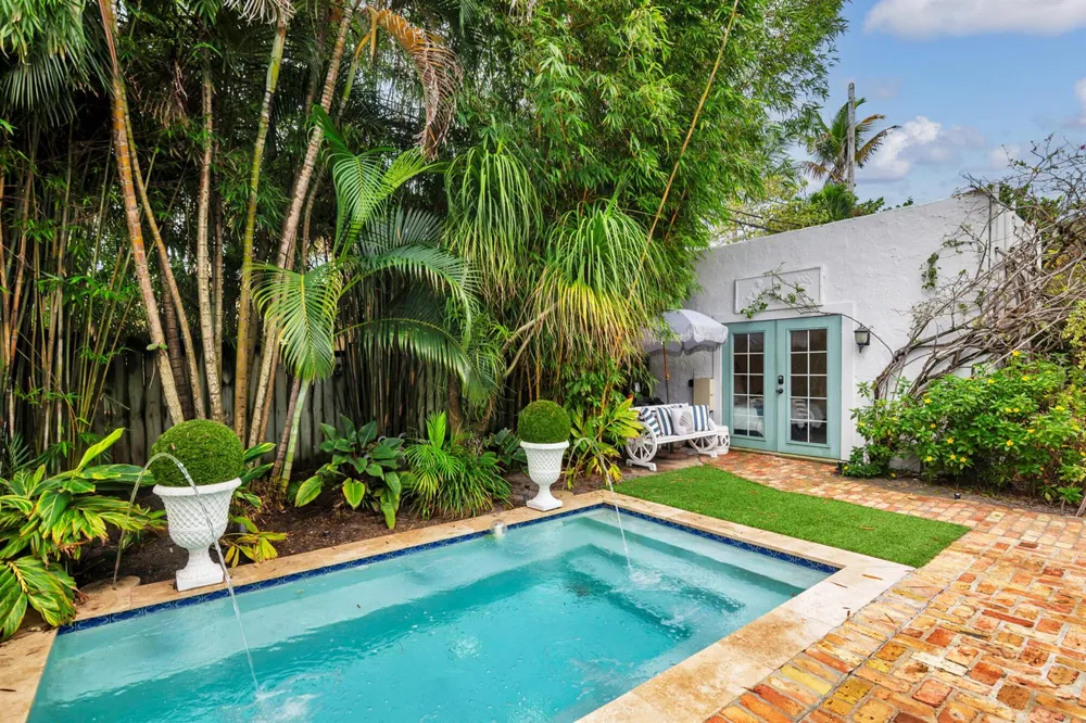 332 PILGRIM ROAD West Palm Beach, FL 33405