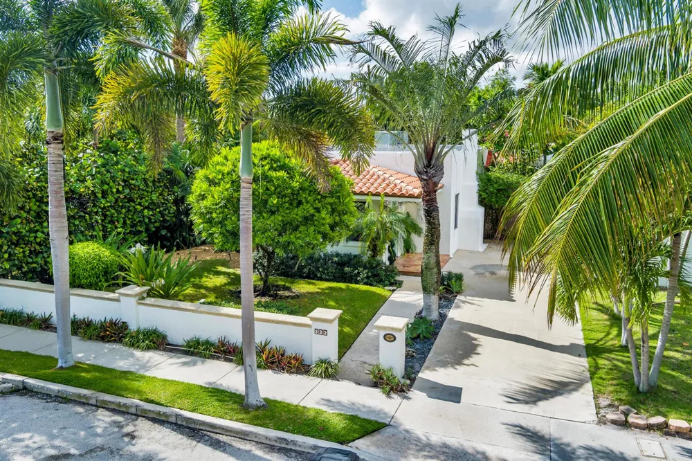 332 PILGRIM ROAD West Palm Beach, FL 33405