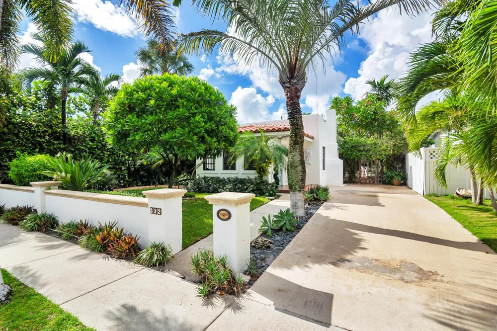 332 PILGRIM ROAD West Palm Beach, FL 33405