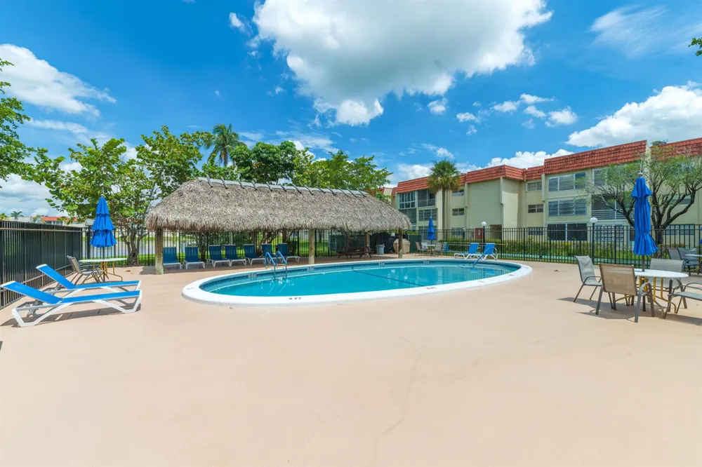 2901 E SUNRISE LAKES DRIVE E #310 Sunrise, FL 33322