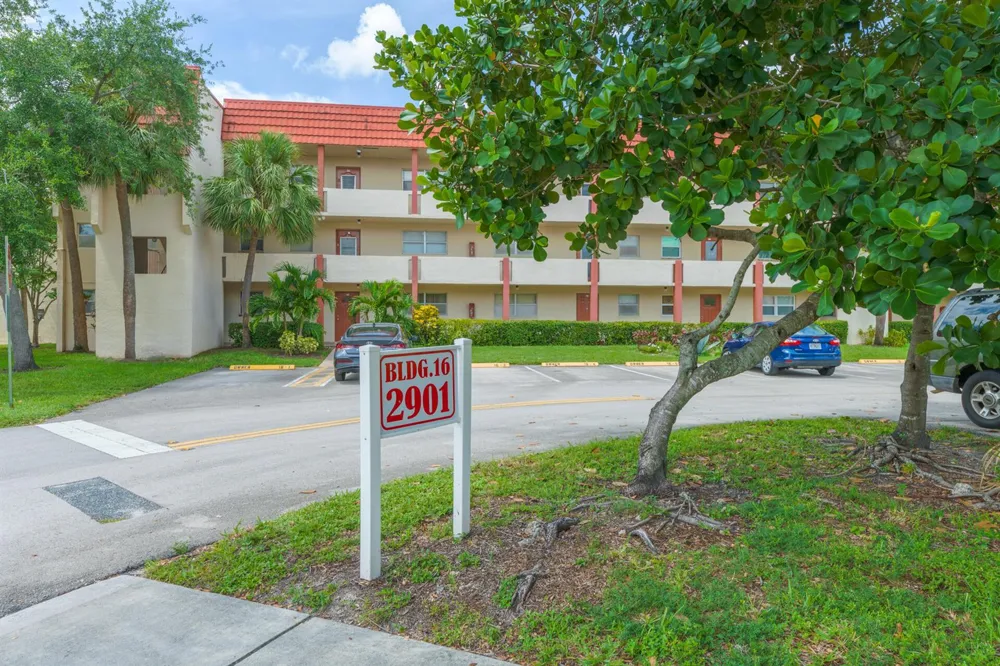 2901 E SUNRISE LAKES DRIVE E #310 Sunrise, FL 33322