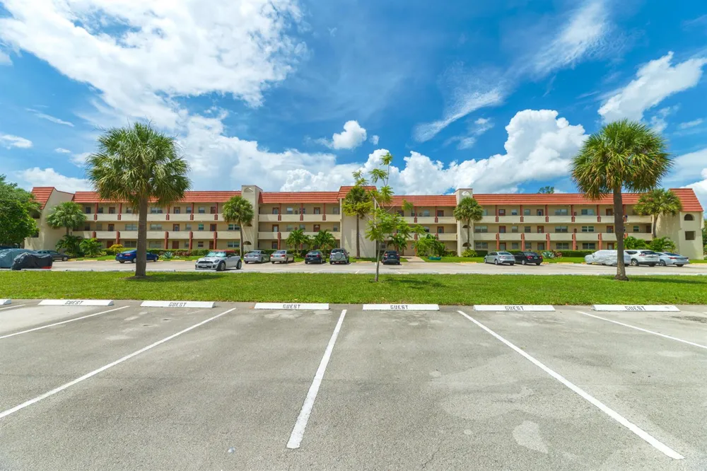2901 E SUNRISE LAKES DRIVE E #310 Sunrise, FL 33322