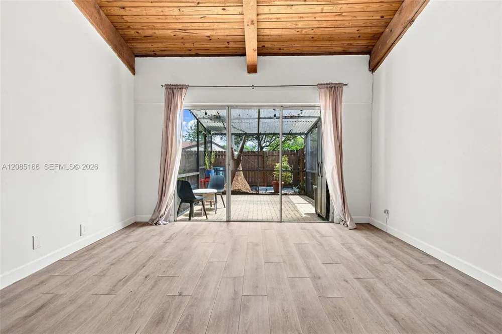 2221 Buttonwood Ave Pembroke Pines, FL 33026