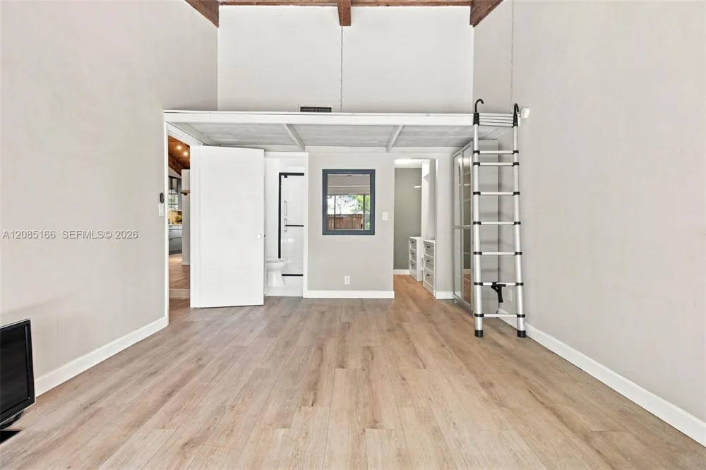 2221 Buttonwood Ave Pembroke Pines, FL 33026