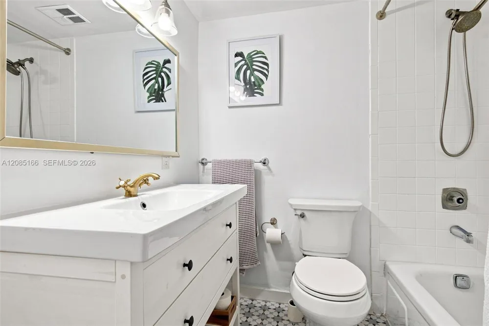 2221 Buttonwood Ave Pembroke Pines, FL 33026