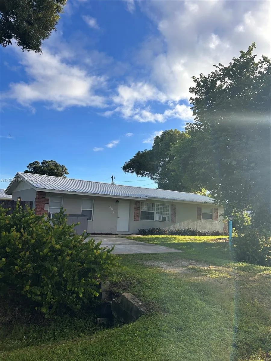 362 Park Lane Dr North Fort Myers, FL 33917