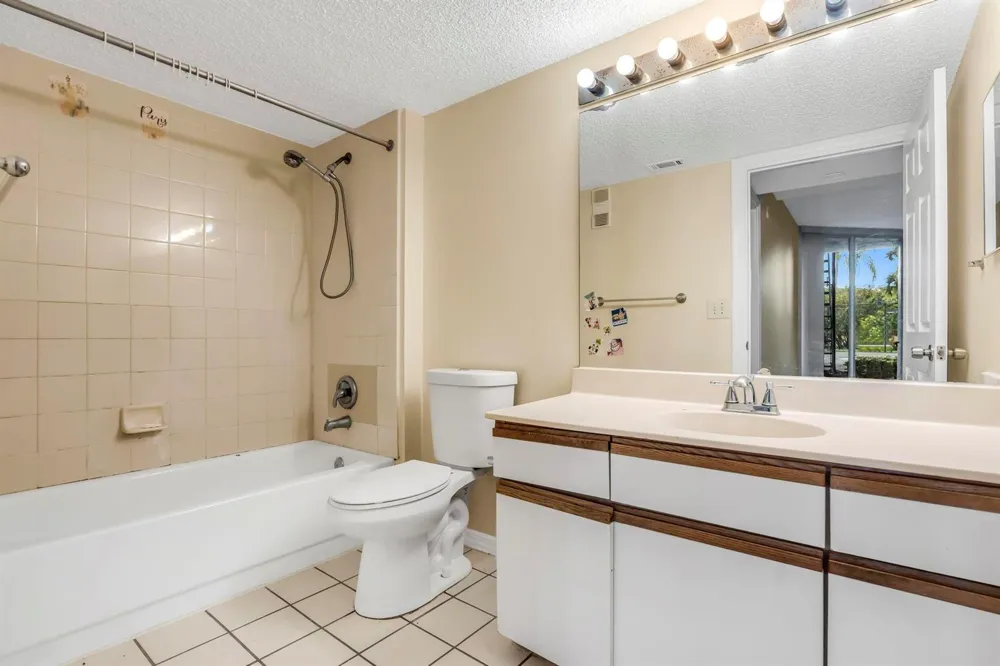 3985 W MCNAB ROAD #A108 Pompano Beach, FL 33069