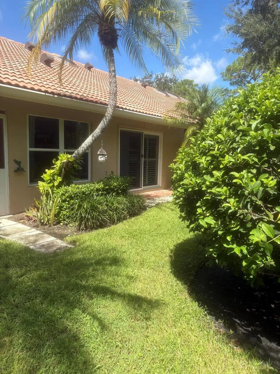 1604 Rosewood Way Palm Beach Gardens, FL 33418