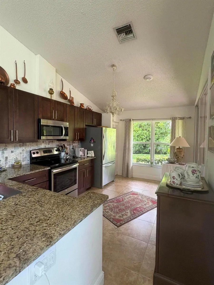 1604 Rosewood Way Palm Beach Gardens, FL 33418