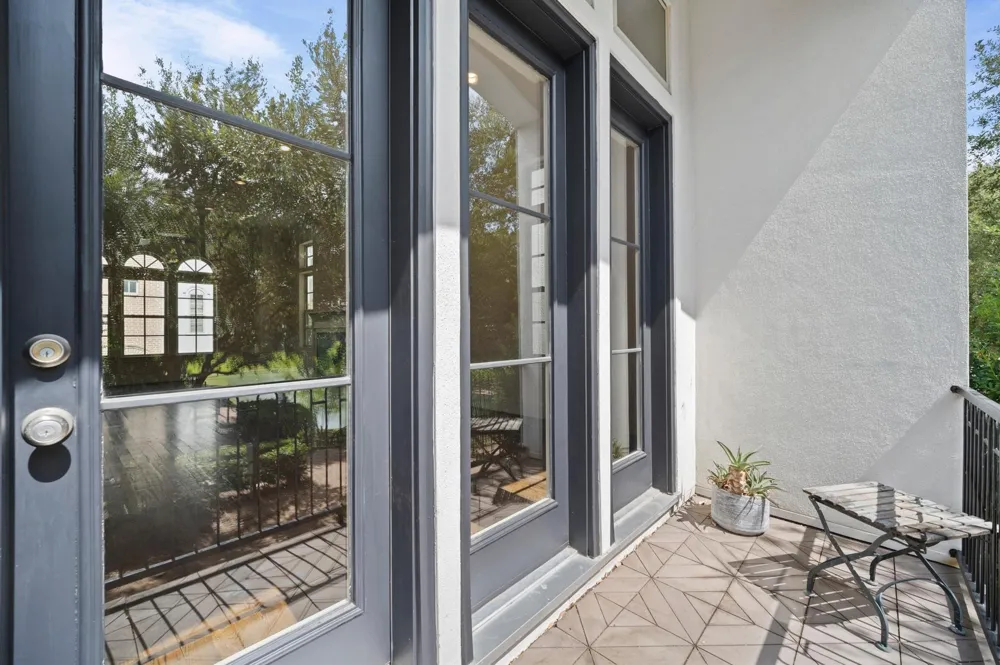 2710 Arabelle Grove Houston, TX 77007