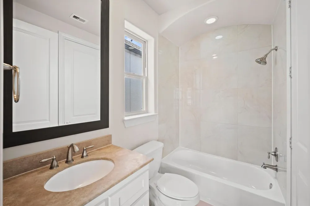 2710 Arabelle Grove Houston, TX 77007
