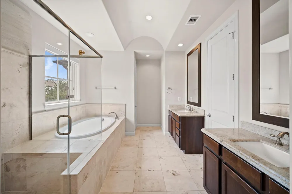 2710 Arabelle Grove Houston, TX 77007