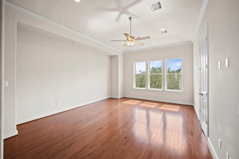 2710 Arabelle Grove Houston, TX 77007
