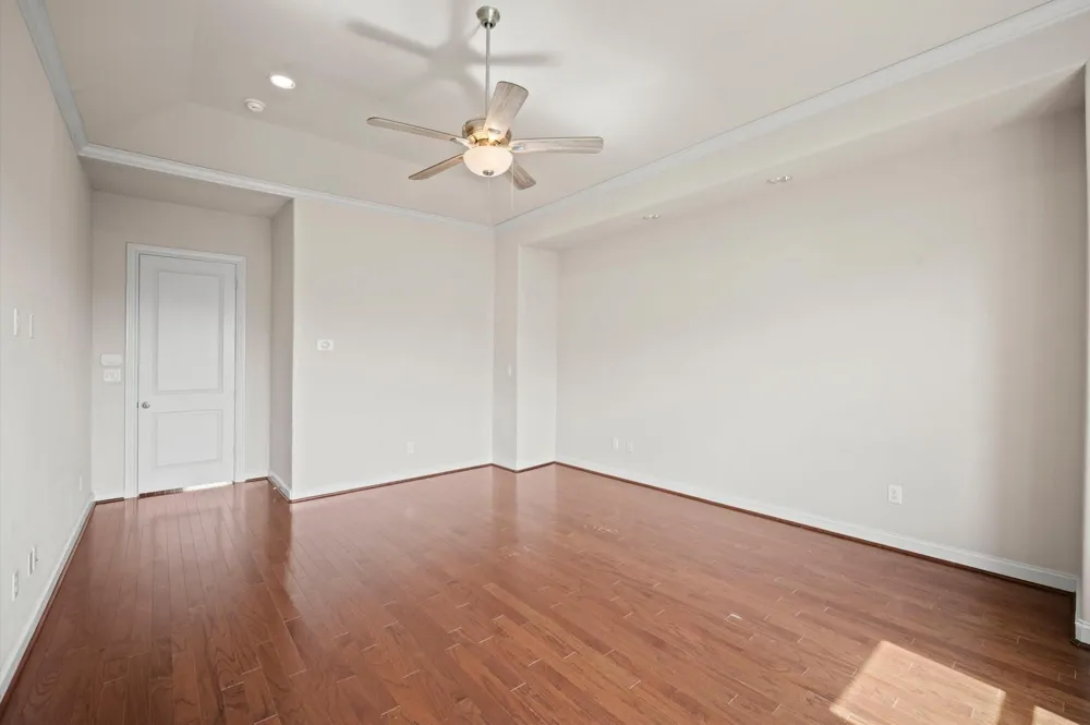 2710 Arabelle Grove Houston, TX 77007