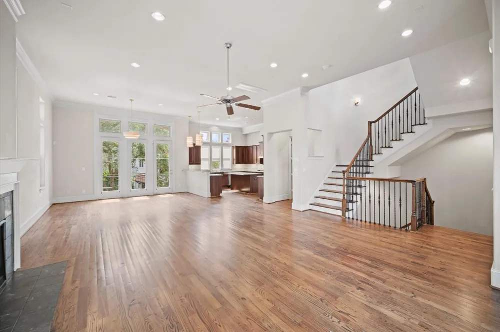 2710 Arabelle Grove Houston, TX 77007