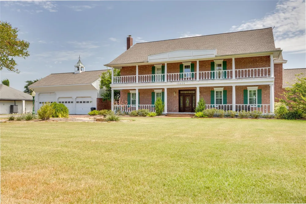 13224 Bay Place Drive Beach City, TX 77523