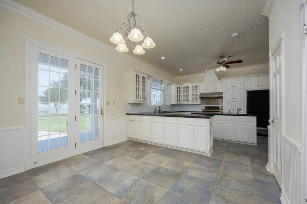 13224 Bay Place Drive Beach City, TX 77523