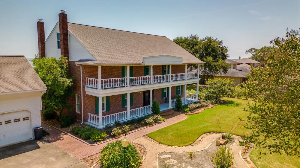 13224 Bay Place Drive Beach City, TX 77523