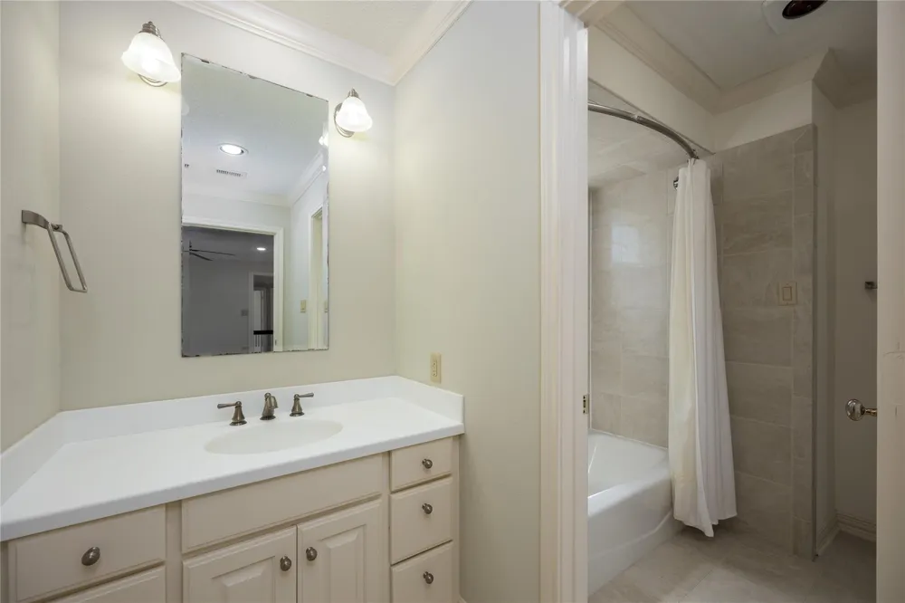 13224 Bay Place Drive Beach City, TX 77523