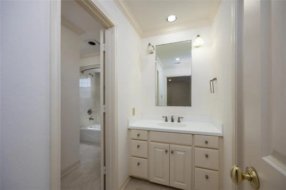 13224 Bay Place Drive Beach City, TX 77523