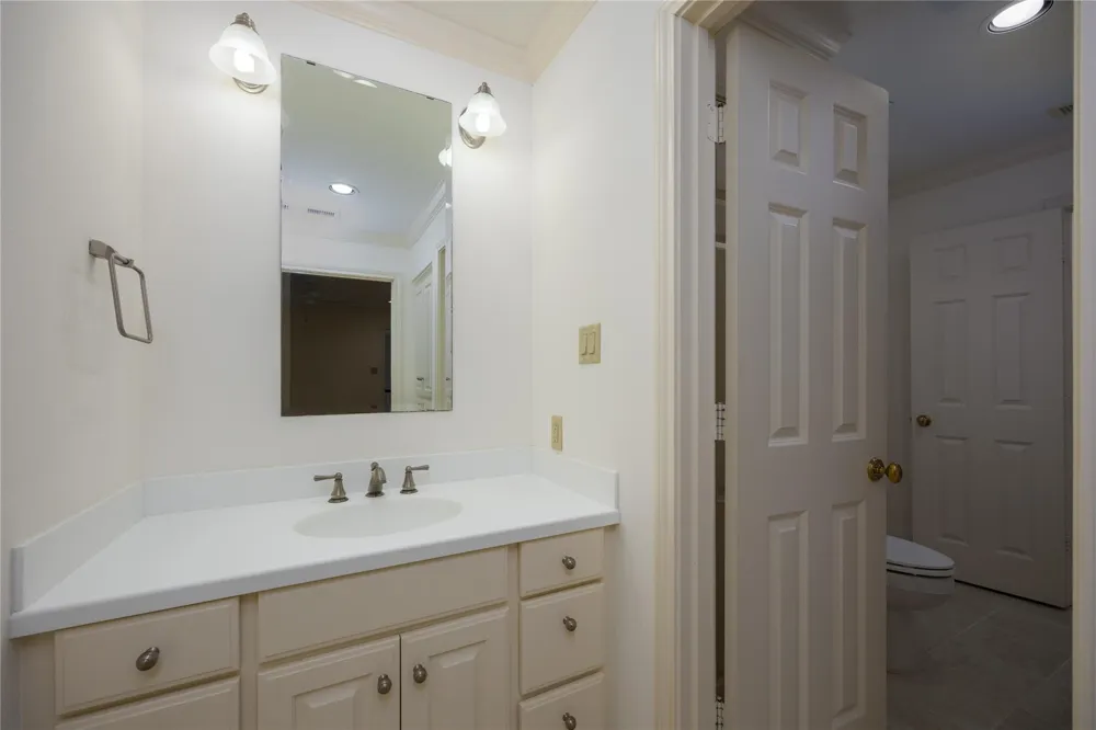 13224 Bay Place Drive Beach City, TX 77523