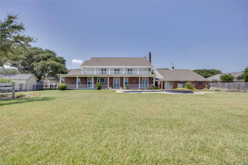 13224 Bay Place Drive Beach City, TX 77523